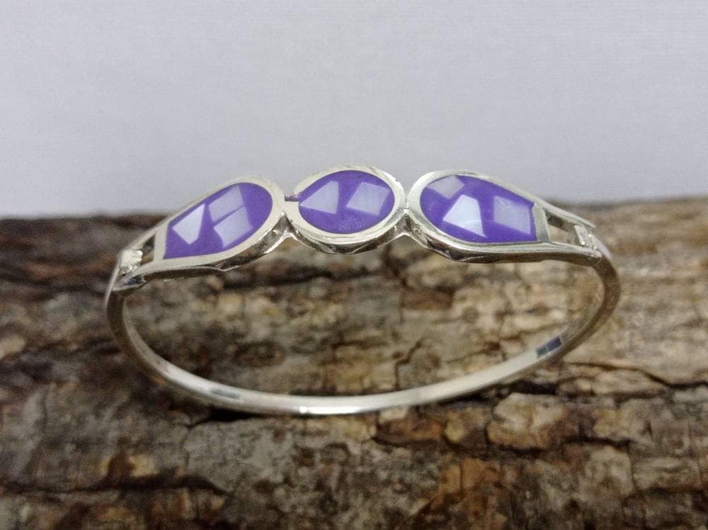 Handcrafted Mexican Mother of Pearl Bracelet with Silver Plated Purple Bohochic Design