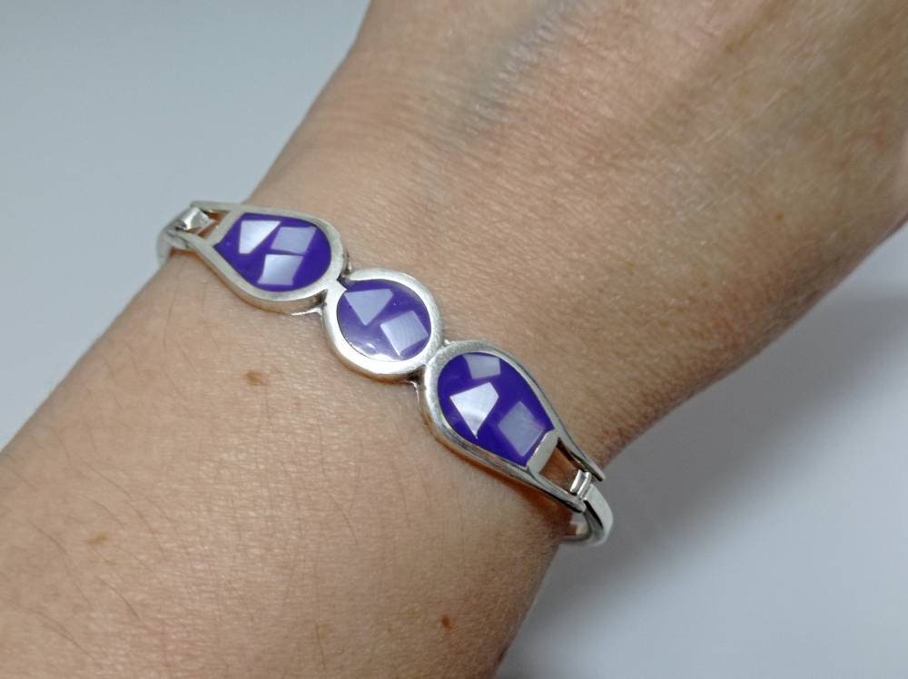 Handcrafted Mexican Mother of Pearl Bracelet with Silver Plated Purple Bohochic Design