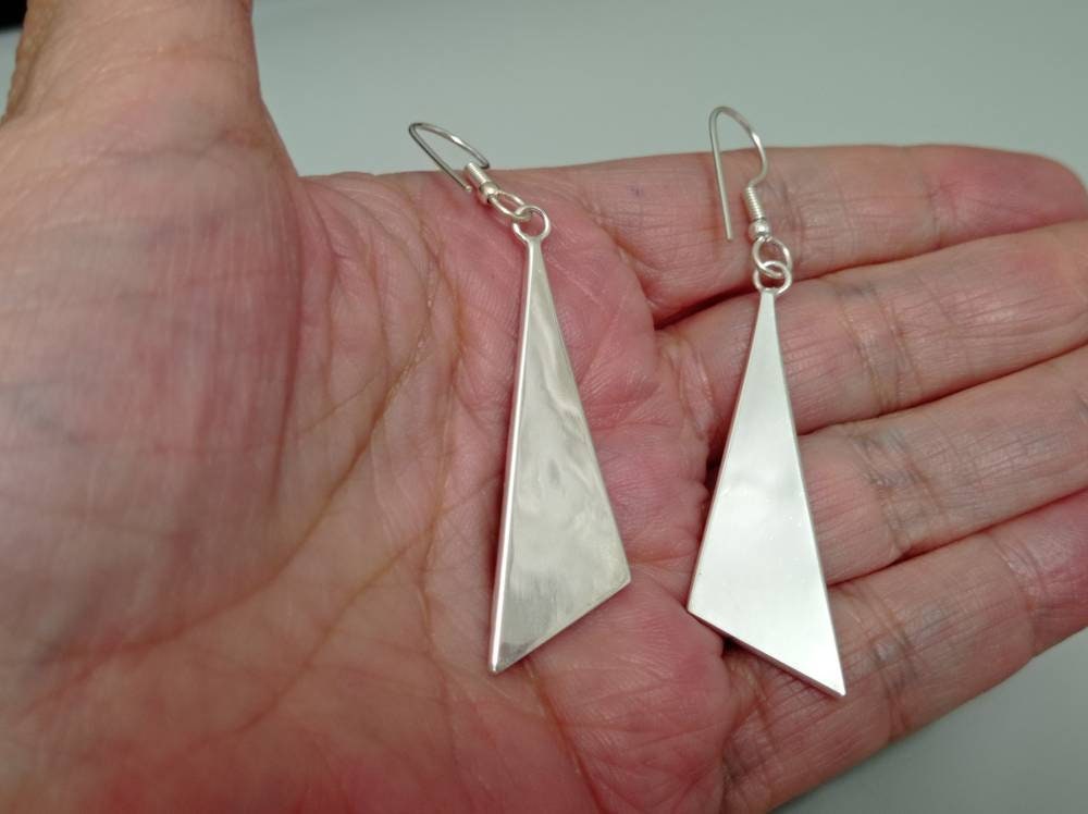 Handcrafted Triangle Abalone Earrings with Red Enamel Resin – Silver Plated Artisan Jewelry from Mexico