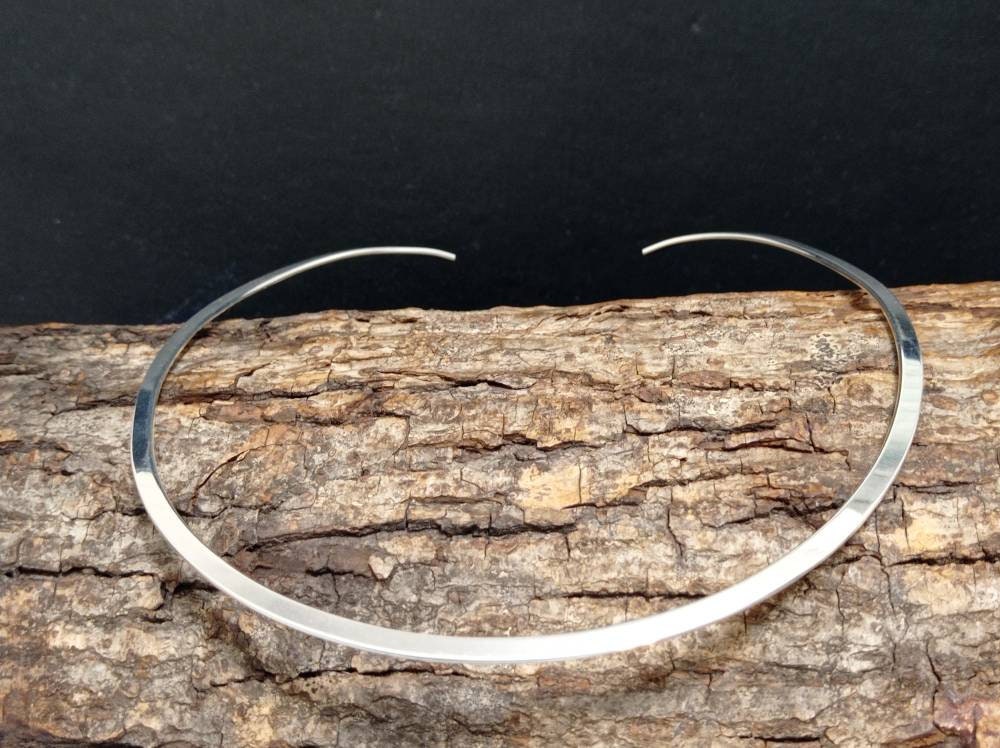 Silver-Plated Mexican Torque Choker Necklace: Taxco Style Minimalist Jewelry