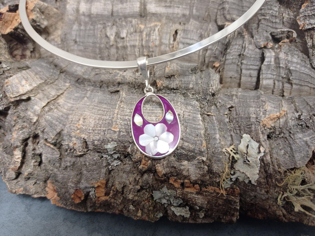 Silver Plated Choker with Mexican Abalone Daisy Pendant – Statement Necklace
