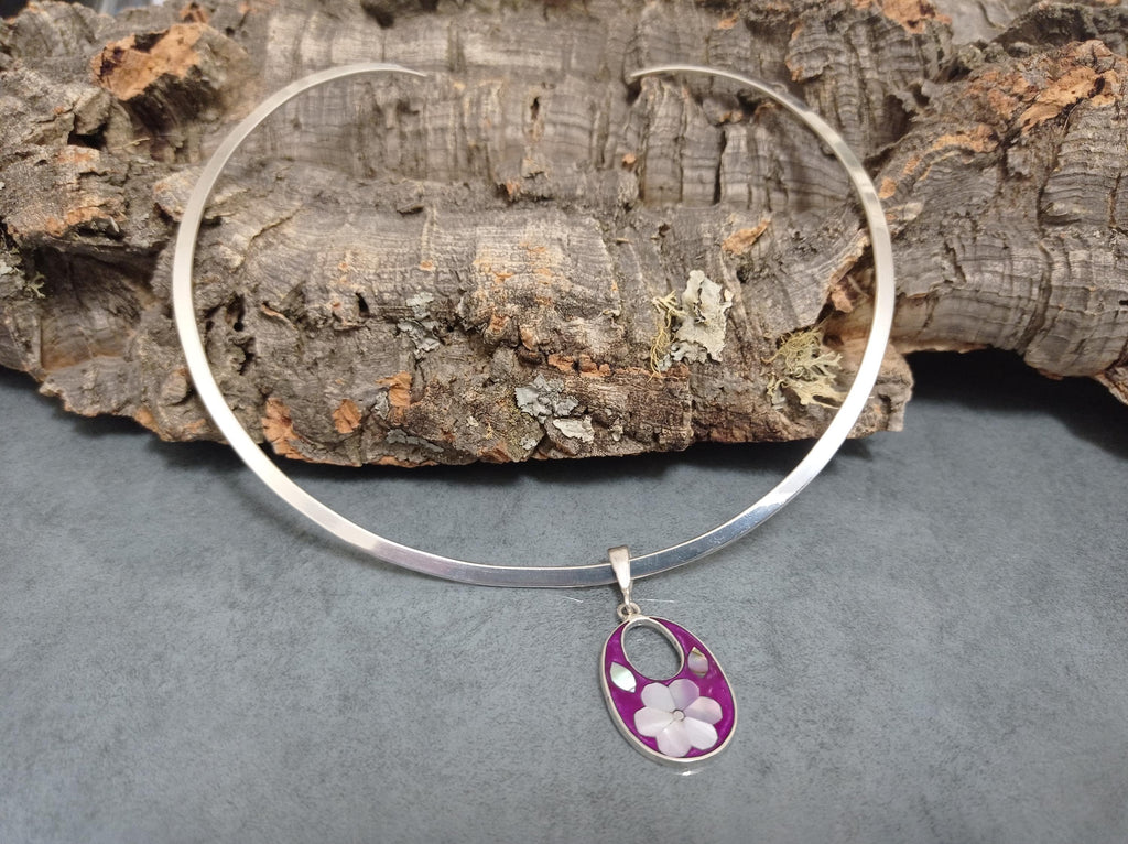 Silver Plated Choker with Mexican Abalone Daisy Pendant – Statement Necklace