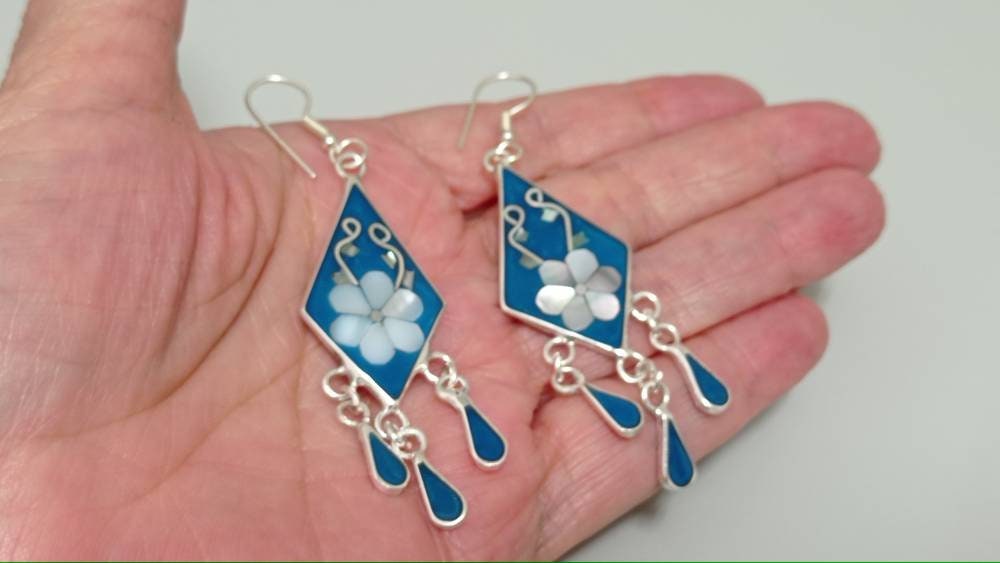 Mother of Pearl daisy earrings,Mexican earrings, Silver plated earrings, Hook earrings, geometric Earrings,Boho jewelry,floral blue earrings