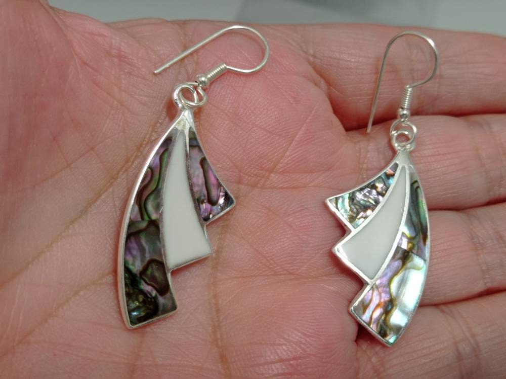 Art deco abalone and white enamel effect resin mexican fan earrings,Silver plated earrings, Hook earrings, geometric jewelry,azteca earrings