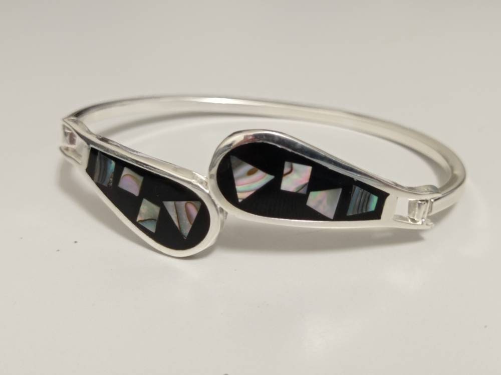 Art deco abalone embedded in black  enamel effect resin,silver plated bracelet,geometric bracelet, iridescent bracelet,mosaic hinged bangle