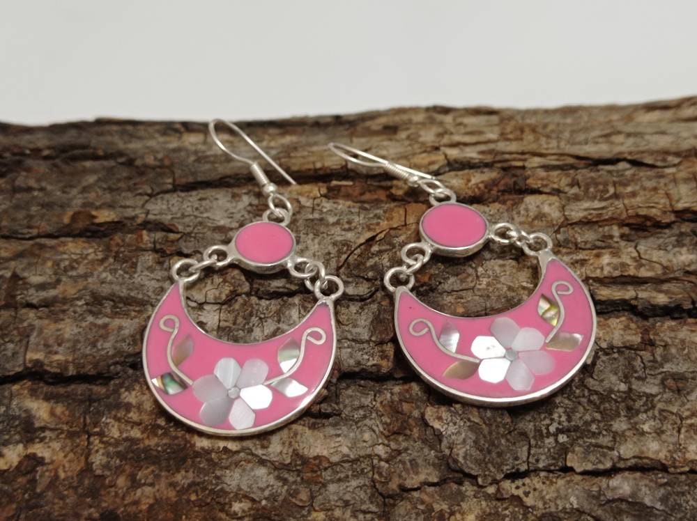 Vintage mother of pearl daisy hoop mexican earrings, Silver plated hook dangle  earrings, floral Earrings,pink enamel effect resin earrings