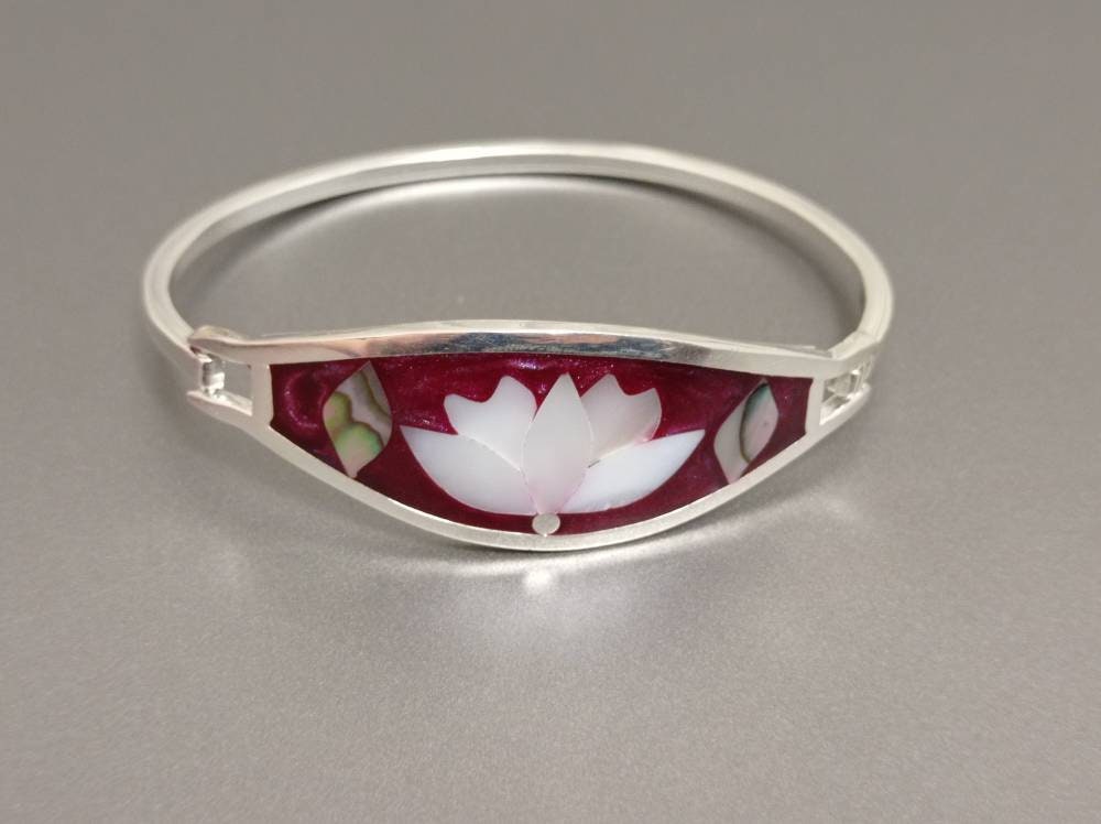 Mother of pearl lotus  bracelet, Silver plated abalone inlay  bracelet,garnet bracelet, floral Bohochic jewelry, Ethnic handmade bracelet