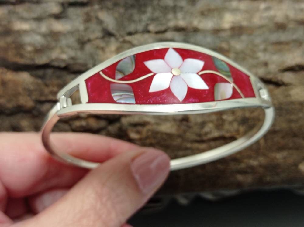 Mother of pearl daisy bracelet, Silver plated me xican  red bracelet, hinged bangle,floral abalone inlay jewelry, handmade resin bangle